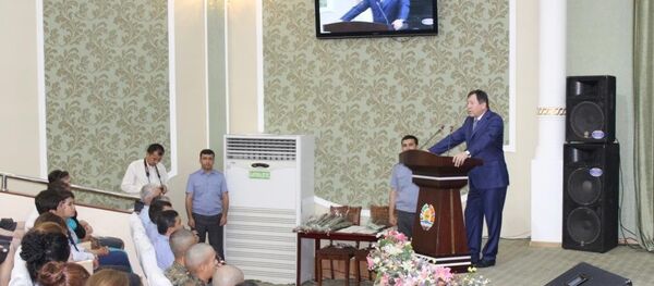 Рамазон Раҳимзода вазири ВКД ҶТ дар вохӯрӣ бо ҷавонон - Sputnik Тоҷикистон