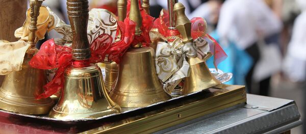 Для школьников России прозвучал Последний звонок Для школьников России прозвучал Последний звонок - Sputnik Тоҷикистон