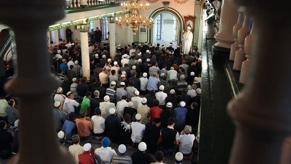 Празднование окончания священного месяца Рамадан в Москве, архивное фото - Sputnik Таджикистан