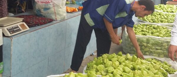 Зеленый базар в Душанбе Зеленый базар в Душанбе - Sputnik Тоҷикистон