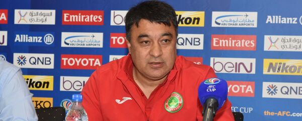 Тренер команды Истиклол Мухсин Мухаммадиев Тренер команды Истиклол Мухсин Мухаммадиев - Sputnik Тоҷикистон