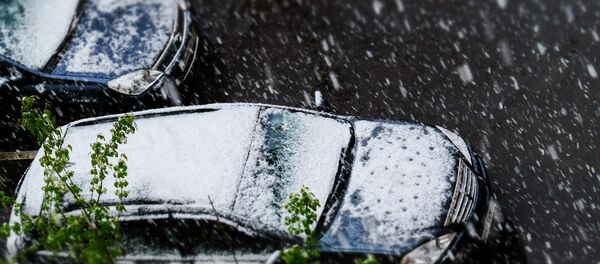 Машины во время снегопада , архивное фото - Sputnik Тоҷикистон