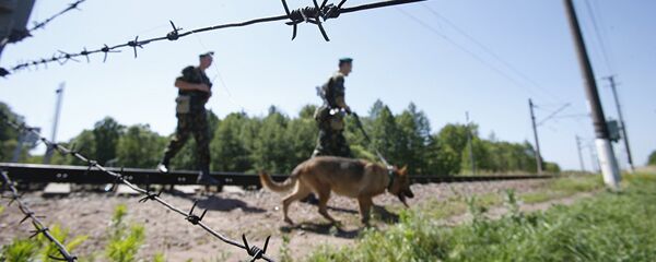 Пограничники на службе, архивное фото - Sputnik Таджикистан