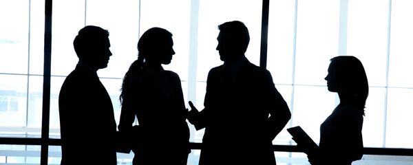 Бизнесмены в офисе - Sputnik Таджикистан