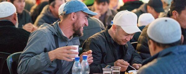 Празднование Рамадана в Москве - Sputnik Тоҷикистон