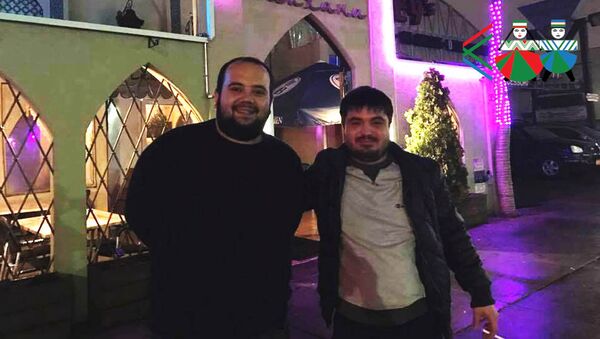 Ахмад и Шерзод в узбекском ресторане - Sputnik Таджикистан