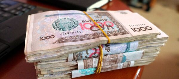 Узбекские денежные знаки - сум Узбекские денежные знаки - сум - Sputnik Таджикистан