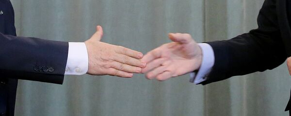 Рукопожатие, архивное фото - Sputnik Таджикистан