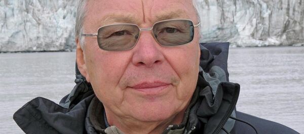 Николай Осокин гляциолог. архивное фото - Sputnik Таджикистан