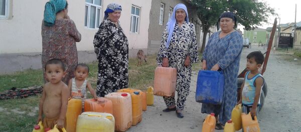 Чанде аз бошандагони маҳаллаи Ориёно дар Кӯлоб - Sputnik Тоҷикистон