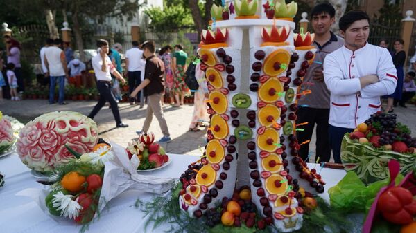 Ежегодный фестиваль цветов прошел в Худжанде - Sputnik Таджикистан