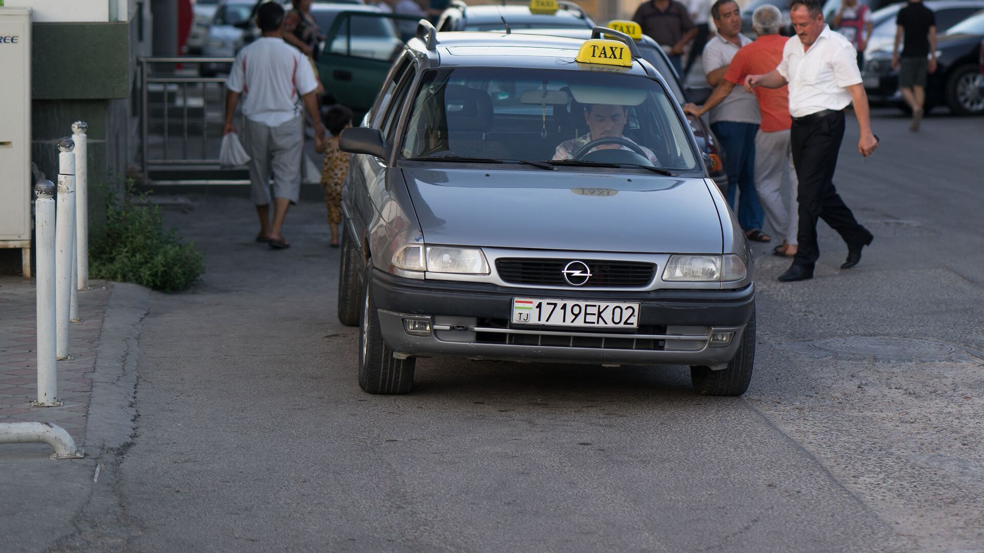 Отказываются от такси с таджиками