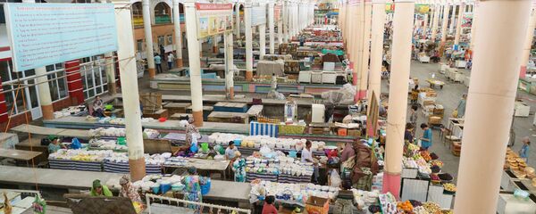 Рынок панчшанбе в городе Худжанд, архивное фото Рынок панчшанбе в городе Худжанд, архивное фото - Sputnik Тоҷикистон