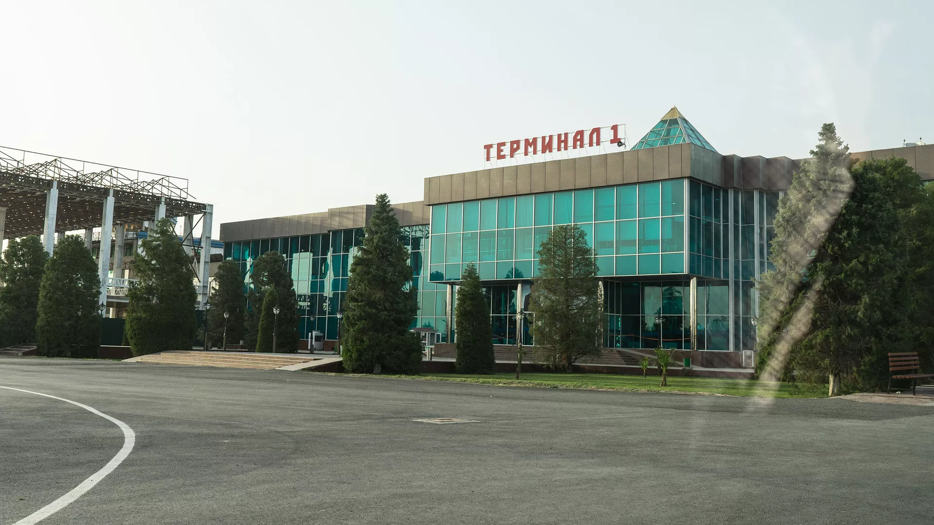 Аэропорт в городе Худжанд, архивное фото