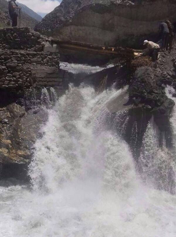 Пули деҳаи Пшихарв дар ноҳияи Ванҷ - Sputnik Тоҷикистон