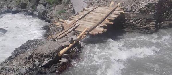 Мост в деревни Пшхарв Ванчский район Мост в деревни Пшхарв Ванчский район - Sputnik Тоҷикистон
