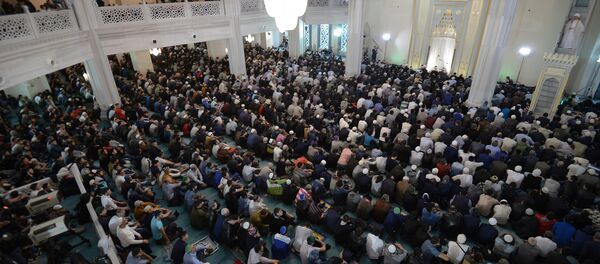 Праздник Ураза-байрам в России Праздник Ураза-байрам в России - Sputnik Таджикистан