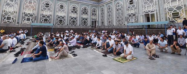 Празднование Ид аль-Фитр или Иди Рамазон Празднование Ид аль-Фитр или Иди Рамазон - Sputnik Тоҷикистон