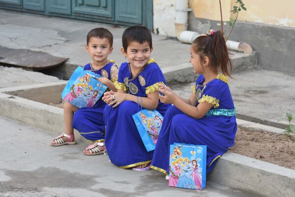 Дети в Душанбе, архивное фото - Sputnik Таджикистан