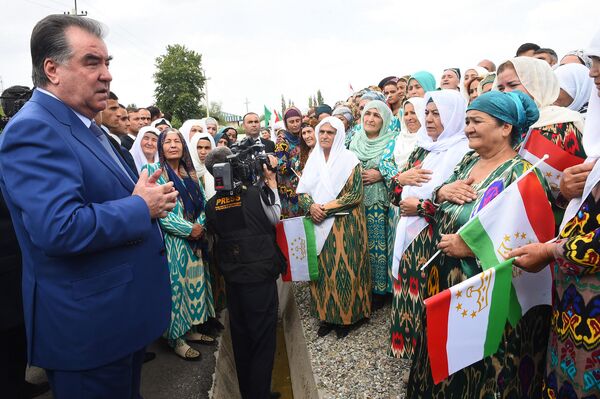 Посещение Вахдата президентом РТ Эмомали Рахмоном - Sputnik Таджикистан