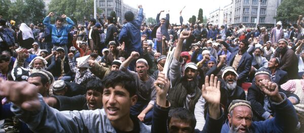 Митинг на площади Шахидон - Sputnik Таджикистан