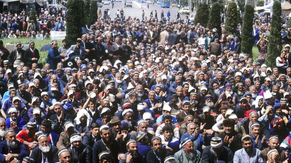 Митинг на площади Шахидон - Sputnik Таджикистан