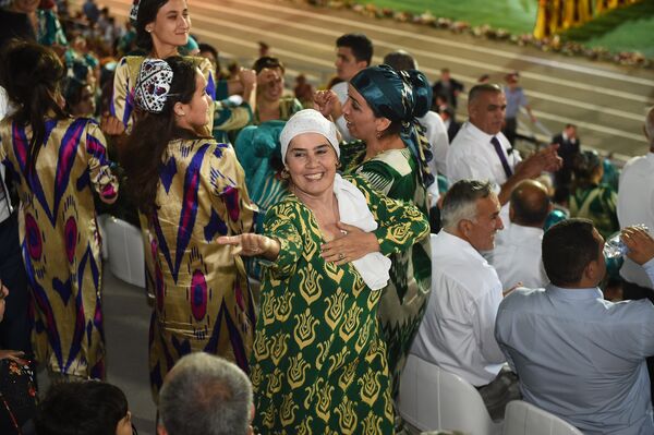 Праздник День национального единства в городе Вахдат  - Sputnik Тоҷикистон