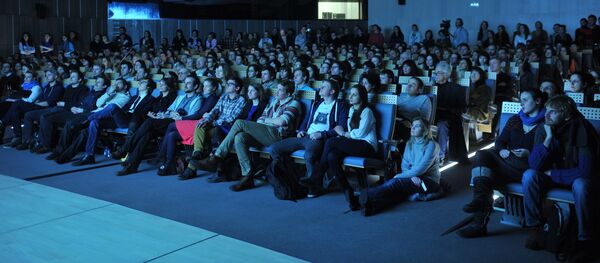 Зрители на показе в кинотеатре - Sputnik Таджикистан