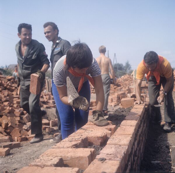 Стройотряд - Sputnik Таджикистан