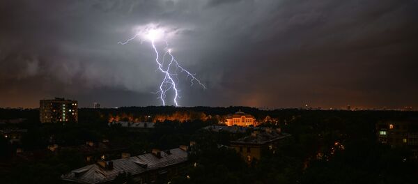 Гроза в Москве Гроза в Москве - Sputnik Тоҷикистон