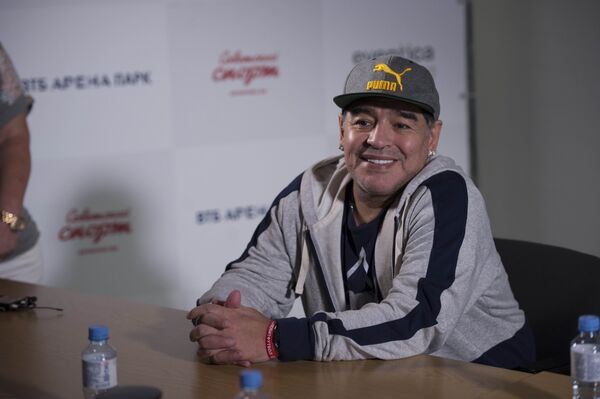 Диего Марадона Диего Марадона - Sputnik Таджикистан