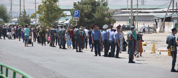 Оцепление рынка Корвон после пожара в Душанбе Оцепление рынка Корвон после пожара в Душанбе - Sputnik Тоҷикистон