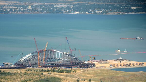 Керченский мост в Крыму, архивное фото - Sputnik Таджикистан
