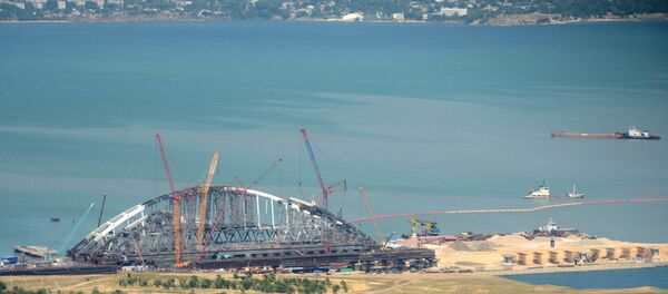 Керченский мост в Крыму, архивное фото - Sputnik Таджикистан