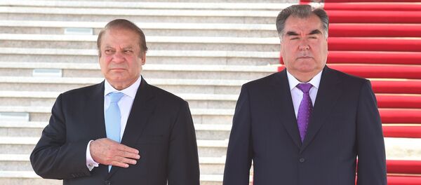 Эмомали Рахмон и Наваз Шариф Эмомали Рахмон и Наваз Шариф - Sputnik Таджикистан