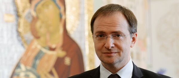 Министр культуры РФ Владимир Мединский в храме Христа Спасителя, архивное фото - Sputnik Таджикистан