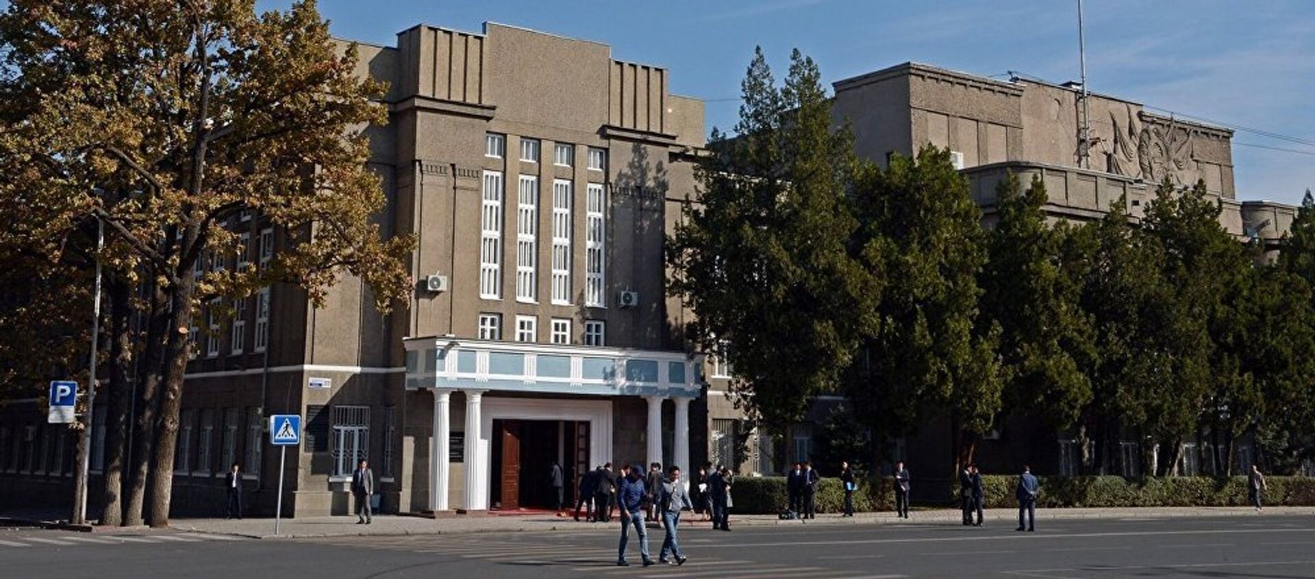 Новое здание верховного суда Республики Кыргызстан, архивное фото - Sputnik Таджикистан, 1920, 07.07.2017