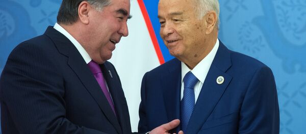 Президент Республики Таджикистан Эмомали Рахмон (слева) и президент Республики Узбекистан Ислам Каримов - Sputnik Тоҷикистон