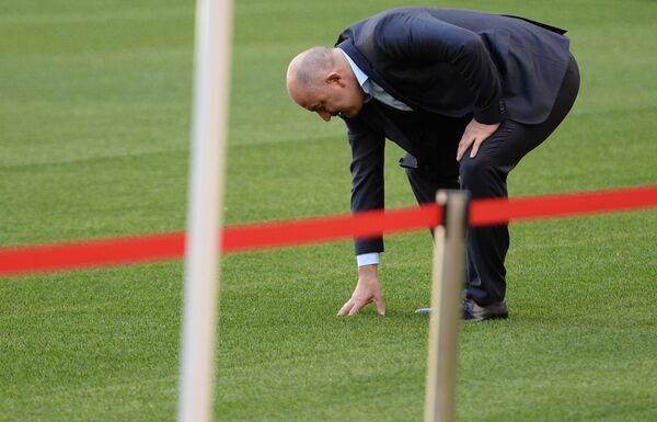 Главный тренер сборной России по футболу Станислав Черчесов Главный тренер сборной России по футболу Станислав Черчесов - Sputnik Таджикистан