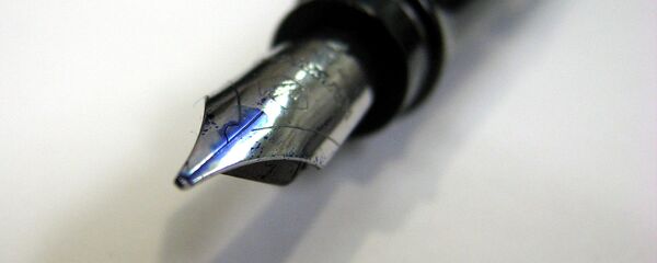 Перьевая ручка, архивное фото - Sputnik Тоҷикистон