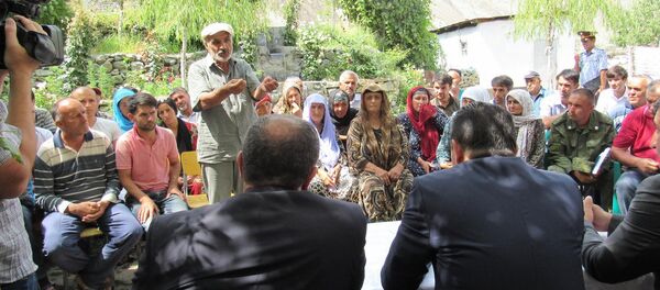 Премьер министр Таджикистана Кохир Расулзада посетил Дарваз после селевого потока Премьер министр Таджикистана Кохир Расулзада посетил Дарваз после селевого потока - Sputnik Тоҷикистон