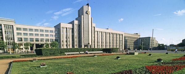 Здание парламента Республики Белоруссии в городе Минске Здание парламента Республики Белоруссии в городе Минске - Sputnik Таджикистан
