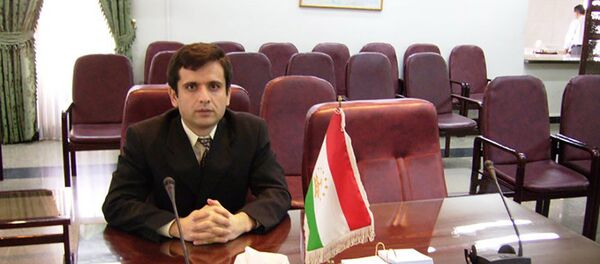 Мирзошариф Ҷалолов, сафири ҶТ дар Ҳинд, Непал ва Ҷумҳурии Бангладеш, акс аз бойгонӣ Мирзошариф Ҷалолов, сафири ҶТ дар Ҳинд, Непал ва Ҷумҳурии Бангладеш, акс аз бойгонӣ - Sputnik Тоҷикистон