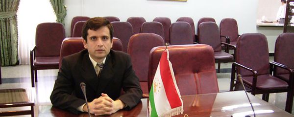 Мирзошариф Ҷалолов, сафири ҶТ дар Ҳинд, Непал ва Ҷумҳурии Бангладеш, акс аз бойгонӣ Мирзошариф Ҷалолов, сафири ҶТ дар Ҳинд, Непал ва Ҷумҳурии Бангладеш, акс аз бойгонӣ - Sputnik Тоҷикистон