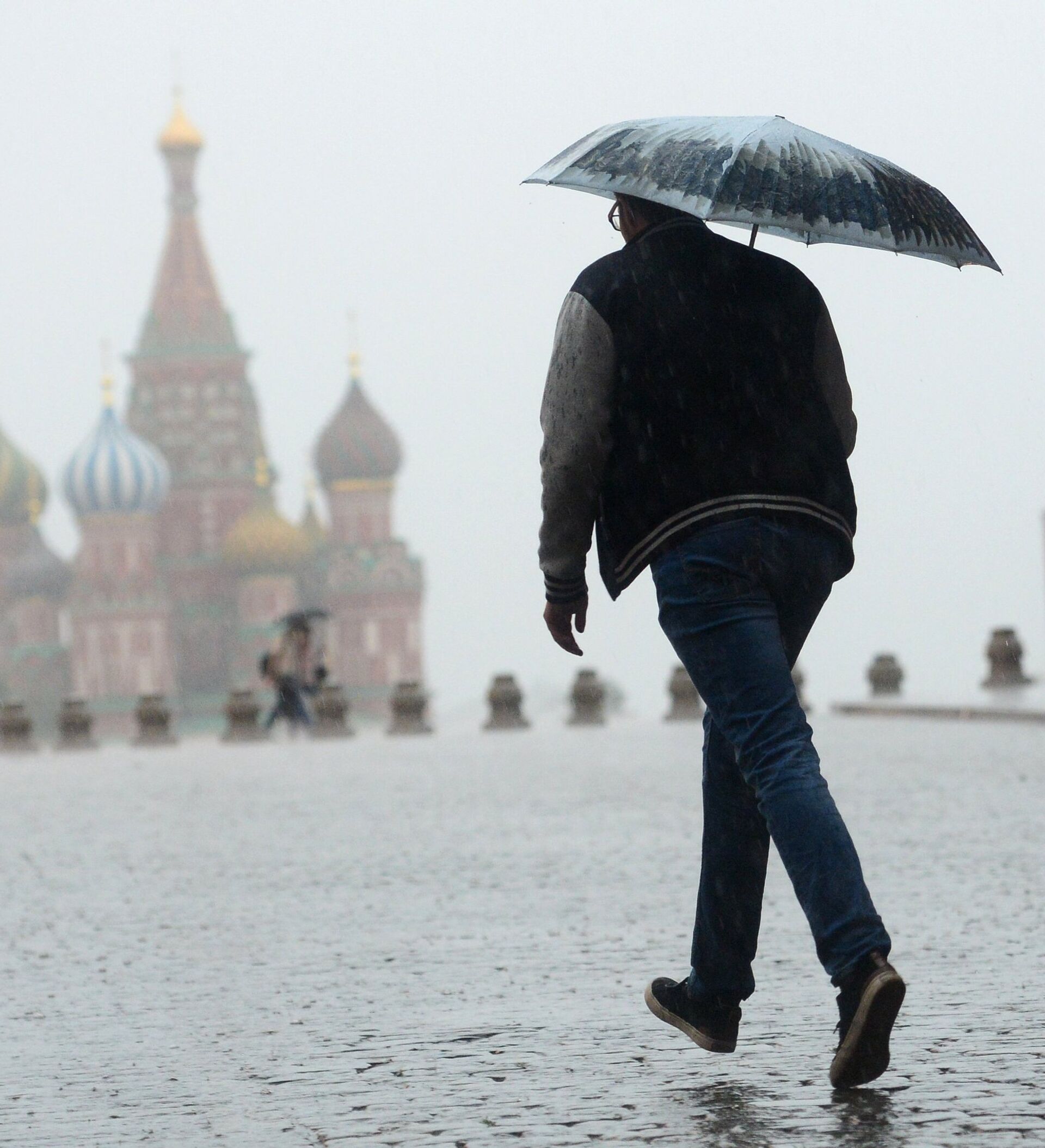 Холодное лето в москве. Дождь в Москве. Похолодание в Москве. Дождик в Москве.
