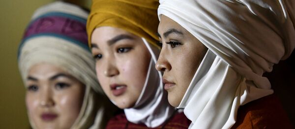 Женщины в тюрбанах, архивное фото - Sputnik Таджикистан