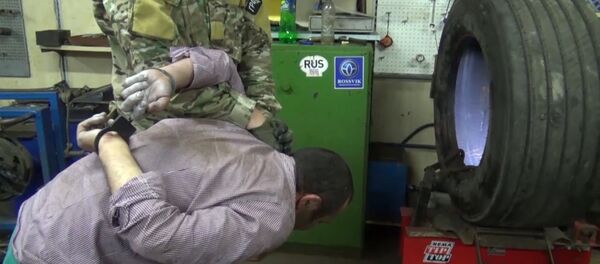 Задержание подозреваемых в подготовке терактов в Петербурге Задержание подозреваемых в подготовке терактов в Петербурге - Sputnik Таджикистан