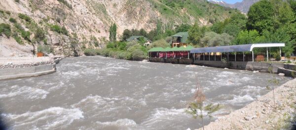 Река Варзоб, архивное фото - Sputnik Тоҷикистон