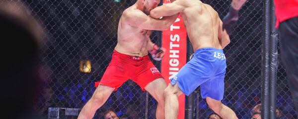 Fight Night Global, таджик Абдул-Хамид Давлятов против россиянина Михаила Кабаргина - Sputnik Таджикистан
