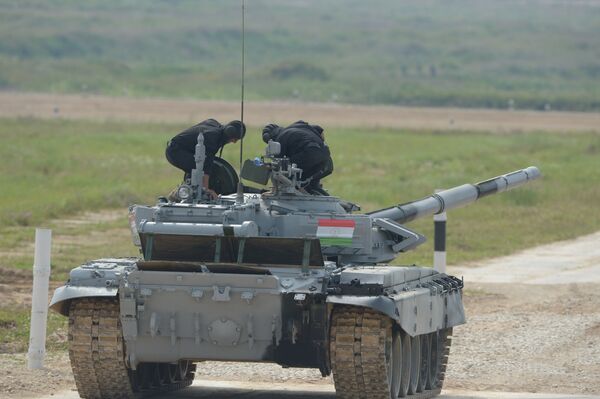 Таджикские танки на Армейских международных играх-2017 - Sputnik Тоҷикистон